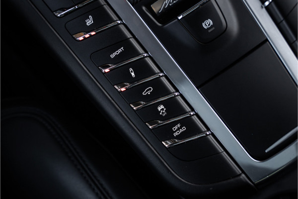 Porsche Macan 3.0 S - Facelift l Carbon l Alcantara Hemel l Panorama | Luchtv. | Elek. Trekhaak