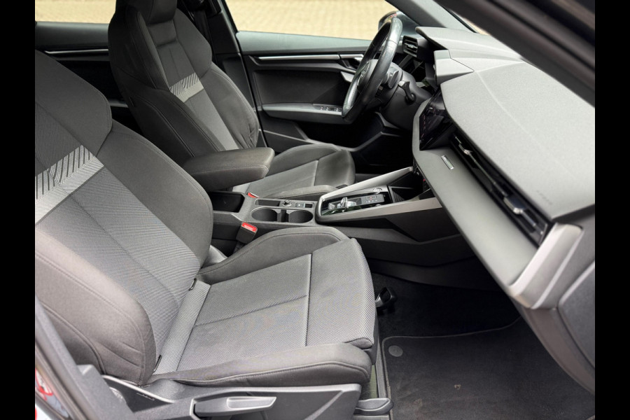Audi A3 Limousine 30 TFSI Business edition l Climate l ACC l Xenon l Navi l Automaat l VDOH l
