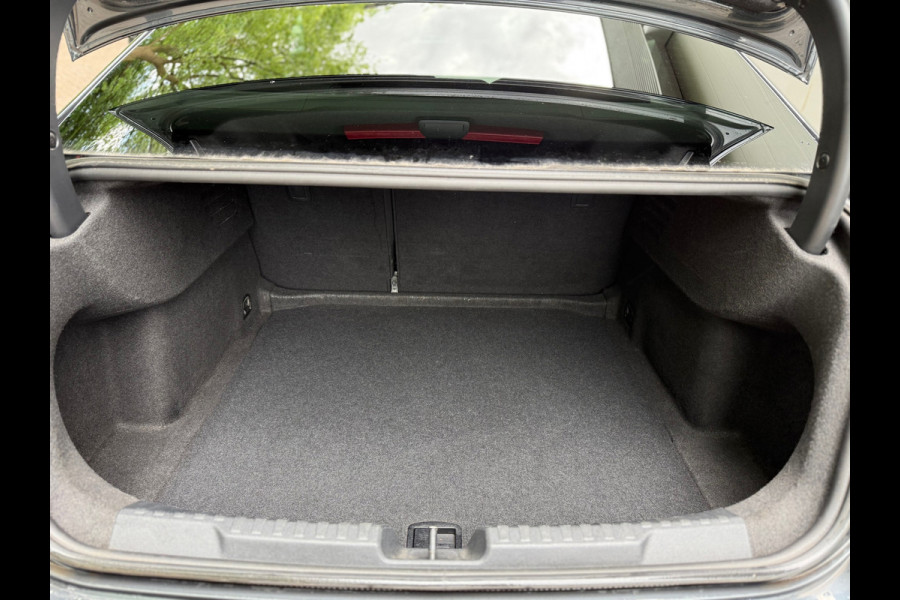 Audi A3 Limousine 30 TFSI Business edition l Climate l ACC l Xenon l Navi l Automaat l VDOH l