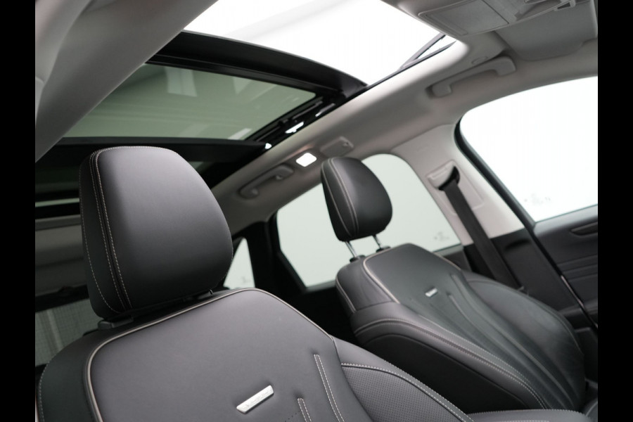 Ford Kuga 2.5 Vignale Plug In Hybrid 225pk PHEV | Trekhaak af Fabriek | Panodak | Adaptive Cruise | Lederen Sportstoelen Memory | Head Up | B&O Sound |  Keyless | 360 Camera | Apple Carplay |