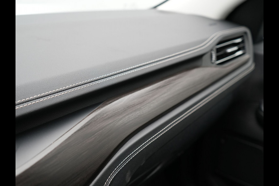 Ford Kuga 2.5 Vignale Plug In Hybrid 225pk PHEV | Trekhaak af Fabriek | Panodak | Adaptive Cruise | Lederen Sportstoelen Memory | Head Up | B&O Sound |  Keyless | 360 Camera | Apple Carplay |