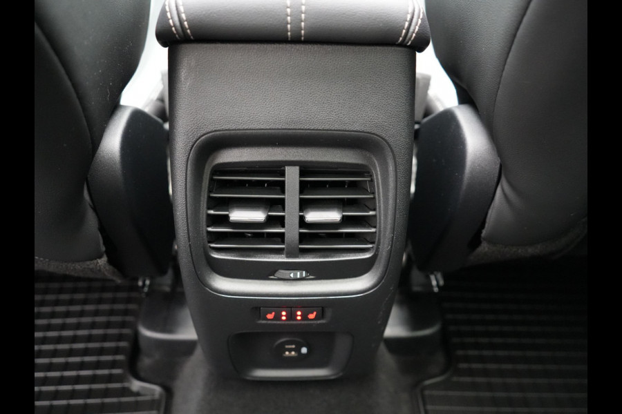 Ford Kuga 2.5 Vignale Plug In Hybrid 225pk PHEV | Trekhaak af Fabriek | Panodak | Adaptive Cruise | Lederen Sportstoelen Memory | Head Up | B&O Sound |  Keyless | 360 Camera | Apple Carplay |