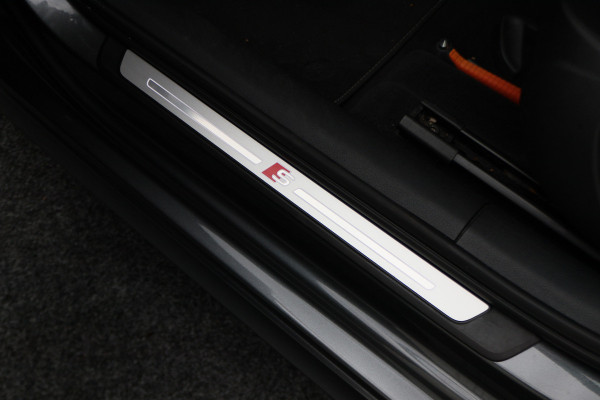 Audi A3 Sportback 35 TFSI CoD Advance Sport Automaat S Line, Panoramadak, Leer, Apple Carplay, Camera, LED