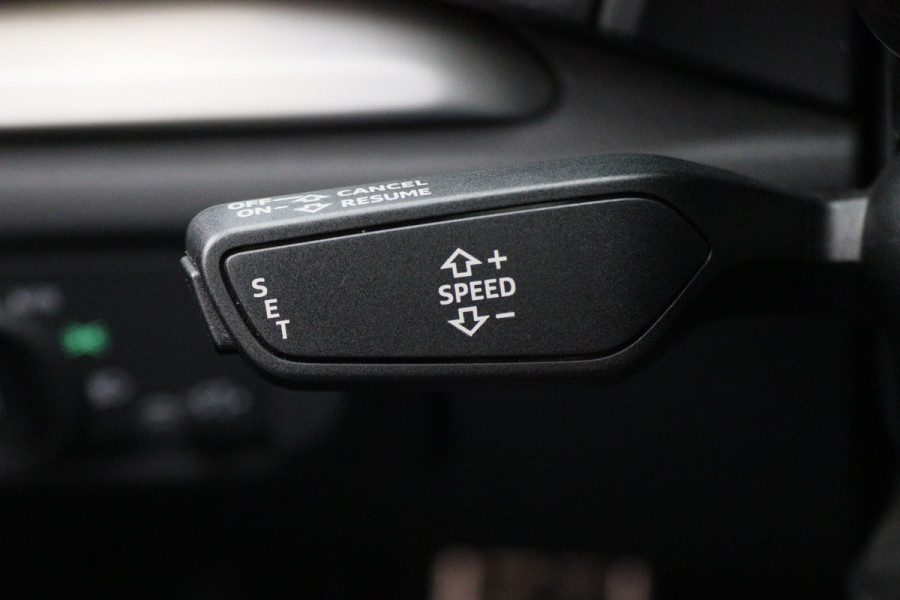 Audi A3 Sportback 35 TFSI CoD Advance Sport Automaat S Line, Panoramadak, Leer, Apple Carplay, Camera, LED