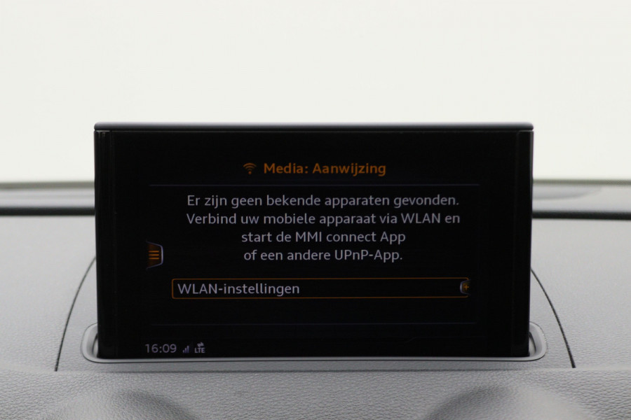 Audi A3 Sportback 35 TFSI CoD Advance Sport Automaat S Line, Panoramadak, Leer, Apple Carplay, Camera, LED