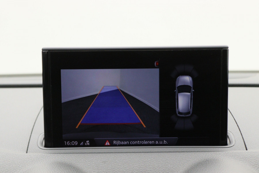 Audi A3 Sportback 35 TFSI CoD Advance Sport Automaat S Line, Panoramadak, Leer, Apple Carplay, Camera, LED