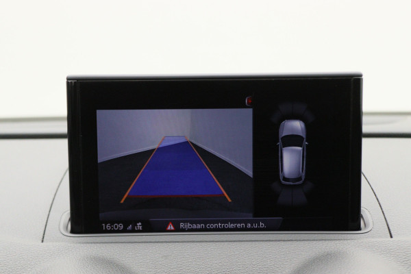 Audi A3 Sportback 35 TFSI CoD Advance Sport Automaat S Line, Panoramadak, Leer, Apple Carplay, Camera, LED