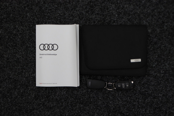 Audi A3 Sportback 35 TFSI CoD Advance Sport Automaat S Line, Panoramadak, Leer, Apple Carplay, Camera, LED