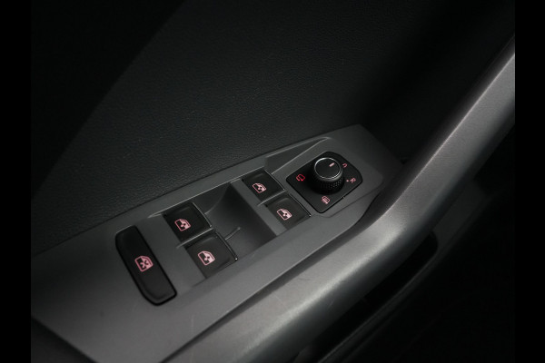 Volkswagen T-Cross 1.0 TSI 110pk Style Navigatie Trekhaak Camera Stoelverwarming 154