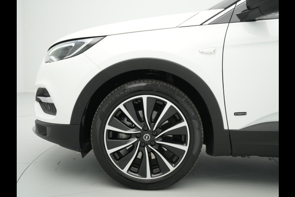 Opel Grandland X 1.6 Turbo Hybrid4 300pk Innovation Navigatie Camera Elek. klep Keyless Carplay Side Assist 68