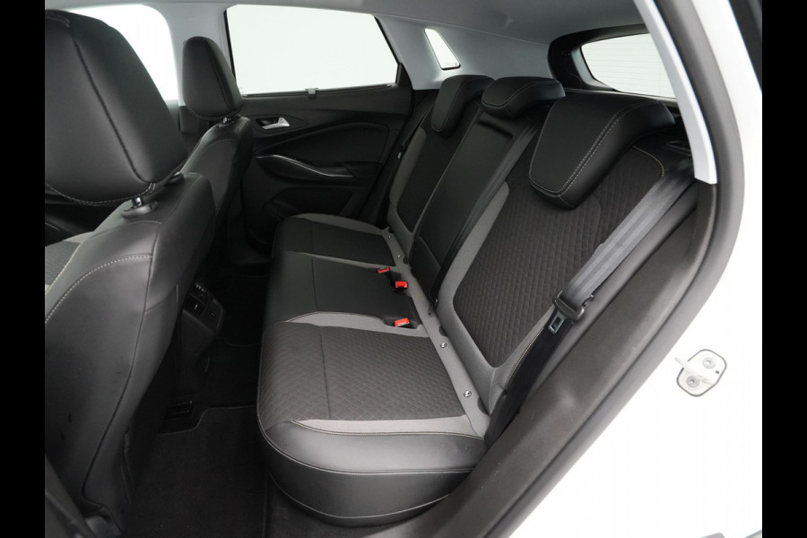 Opel Grandland X 1.6 Turbo Hybrid4 300pk Innovation Navigatie Camera Elek. klep Keyless Carplay Side Assist 68