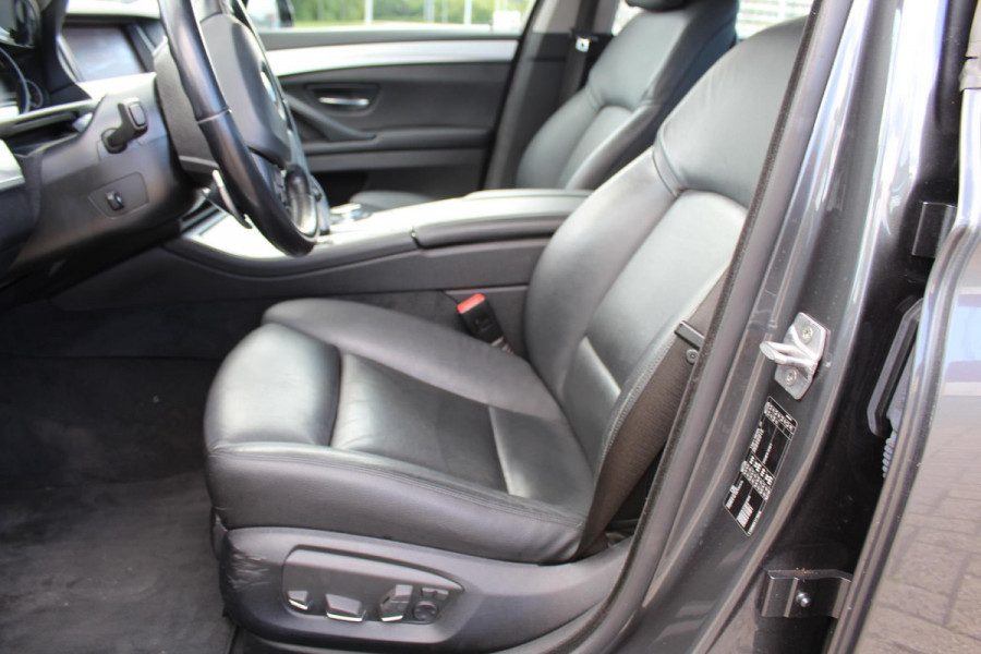 BMW 5 Serie 520i Luxury Edition AUTOMAAT VOL LEDER MULTI MEDIA DEALER ONDERHOUDEN