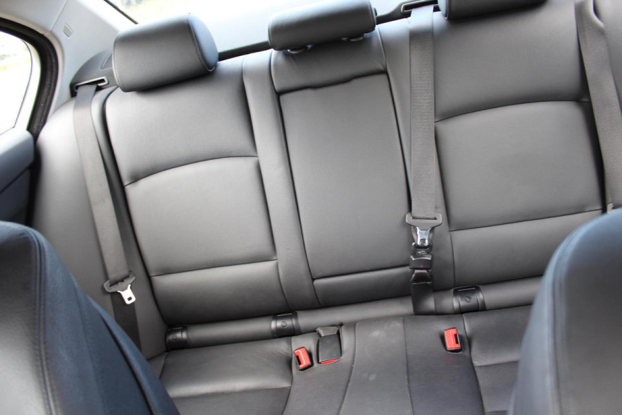 BMW 5 Serie 520i Luxury Edition AUTOMAAT VOL LEDER MULTI MEDIA DEALER ONDERHOUDEN
