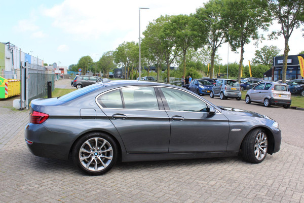BMW 5 Serie 520i Luxury Edition AUTOMAAT VOL LEDER MULTI MEDIA DEALER ONDERHOUDEN