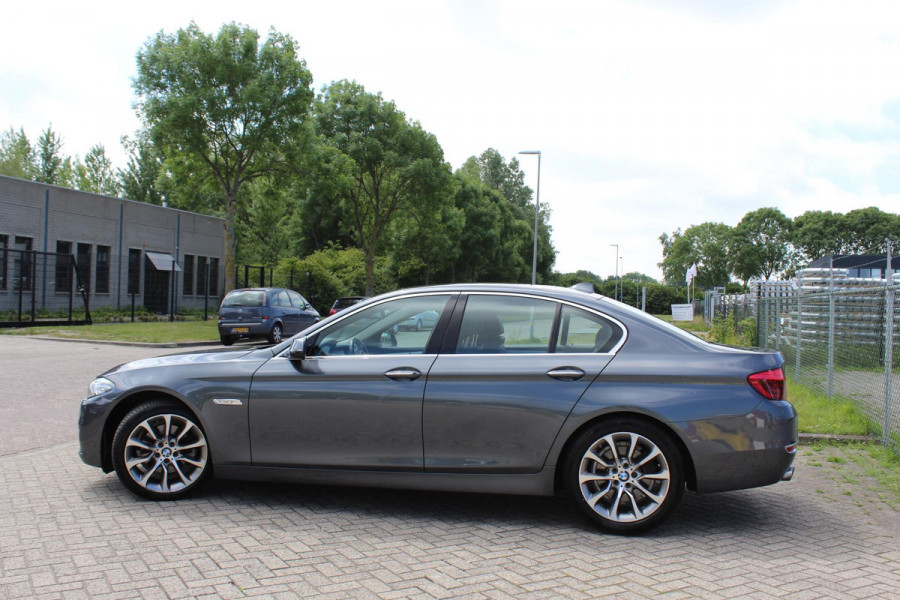 BMW 5 Serie 520i Luxury Edition AUTOMAAT VOL LEDER MULTI MEDIA DEALER ONDERHOUDEN