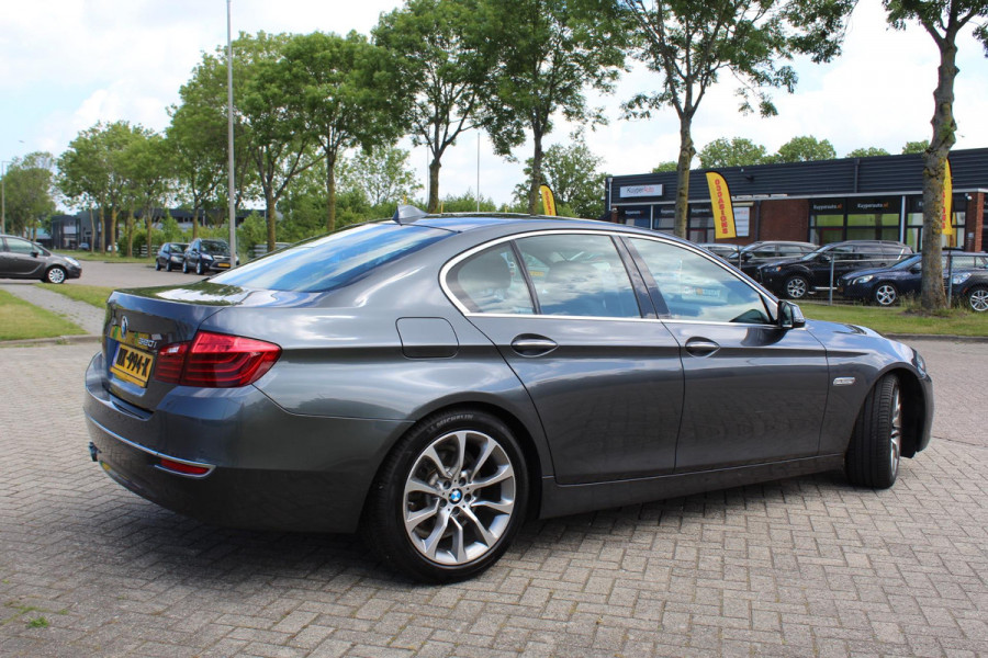 BMW 5 Serie 520i Luxury Edition AUTOMAAT VOL LEDER MULTI MEDIA DEALER ONDERHOUDEN