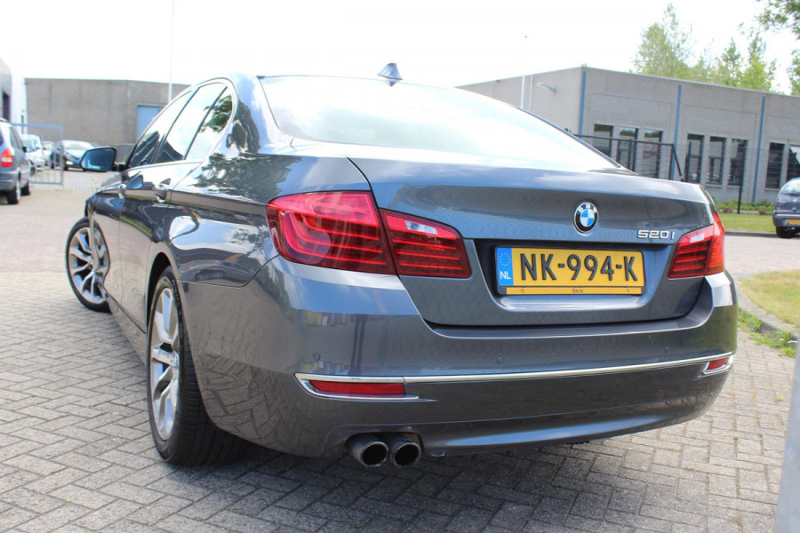BMW 5 Serie 520i Luxury Edition AUTOMAAT VOL LEDER MULTI MEDIA DEALER ONDERHOUDEN