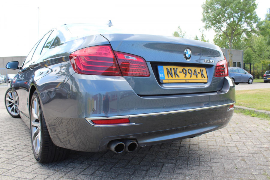 BMW 5 Serie 520i Luxury Edition AUTOMAAT VOL LEDER MULTI MEDIA DEALER ONDERHOUDEN