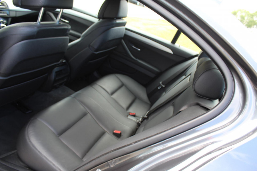 BMW 5 Serie 520i Luxury Edition AUTOMAAT VOL LEDER MULTI MEDIA DEALER ONDERHOUDEN