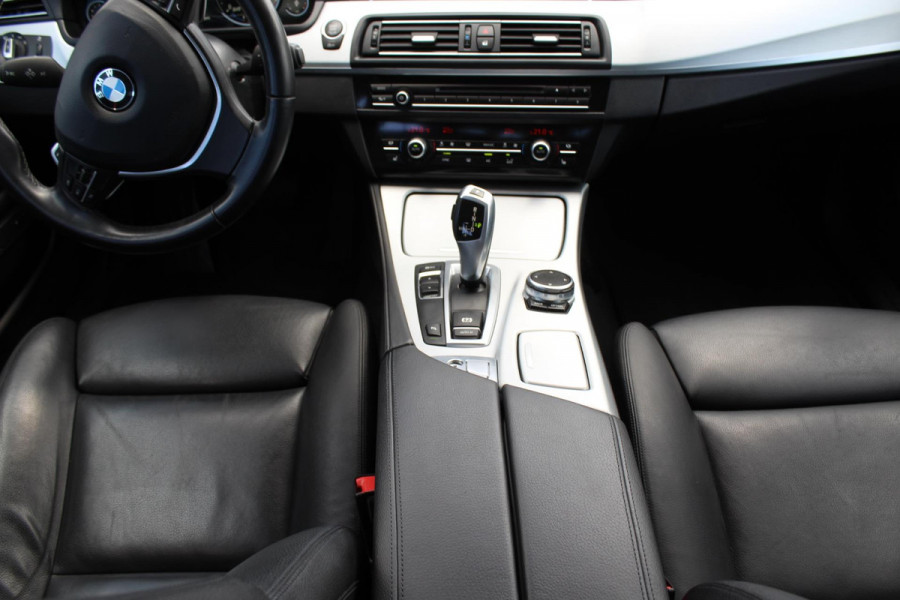 BMW 5 Serie 520i Luxury Edition AUTOMAAT VOL LEDER MULTI MEDIA DEALER ONDERHOUDEN