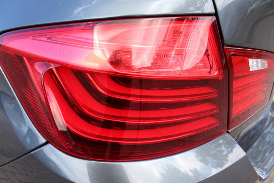 BMW 5 Serie 520i Luxury Edition AUTOMAAT VOL LEDER MULTI MEDIA DEALER ONDERHOUDEN