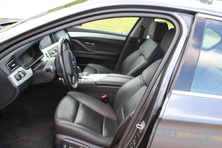 BMW 5 Serie 520i Luxury Edition AUTOMAAT VOL LEDER MULTI MEDIA DEALER ONDERHOUDEN