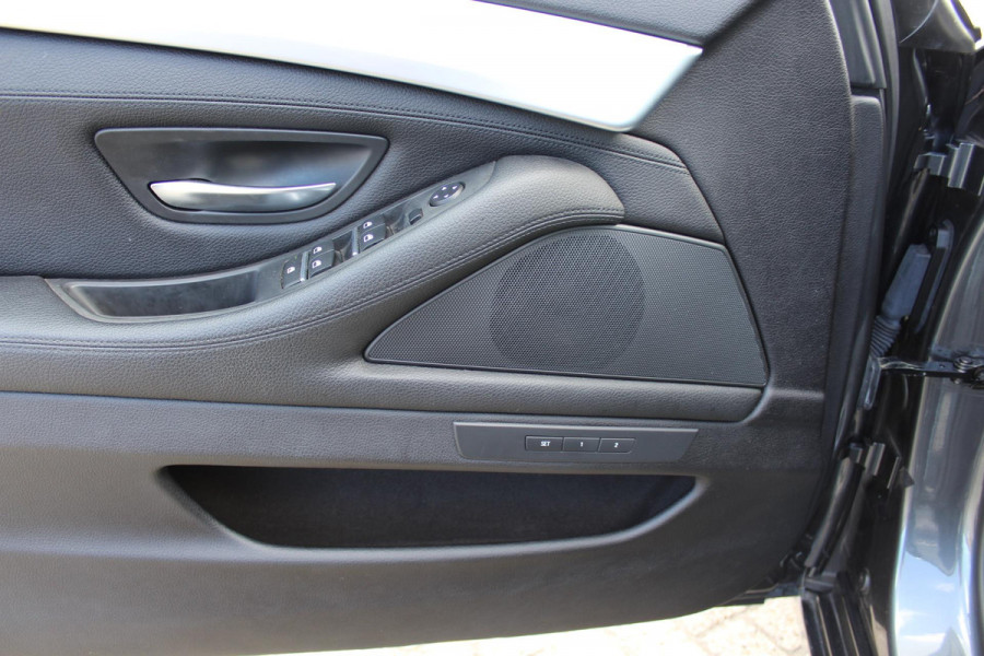 BMW 5 Serie 520i Luxury Edition AUTOMAAT VOL LEDER MULTI MEDIA DEALER ONDERHOUDEN