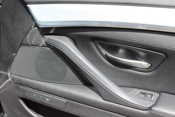 BMW 5 Serie 520i Luxury Edition AUTOMAAT VOL LEDER MULTI MEDIA DEALER ONDERHOUDEN
