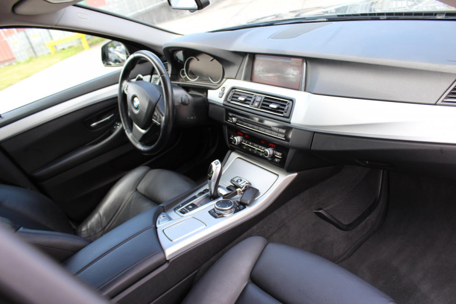 BMW 5 Serie 520i Luxury Edition AUTOMAAT VOL LEDER MULTI MEDIA DEALER ONDERHOUDEN