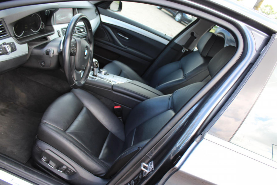 BMW 5 Serie 520i Luxury Edition AUTOMAAT VOL LEDER MULTI MEDIA DEALER ONDERHOUDEN