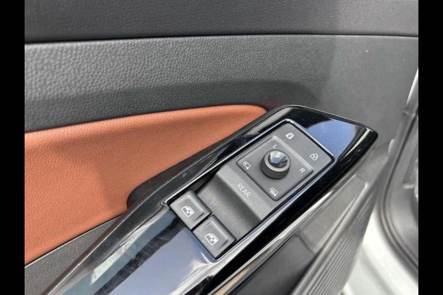 Volkswagen ID.4 Pro Performance CAMERA | LEDER/ALCANTARA | RIJKLAAR INCL. 12 MND. BOVAGGARANTIE