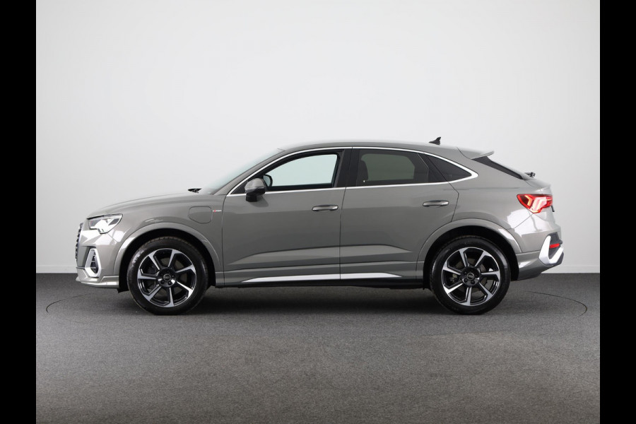 Audi Q3 Sportback 45 TFSI e S Edition 245 pk S-tronic | Navigatie | Parkeersensoren | Achteruitrijcamera | Adaptieve cruise control | Stoelverwarming | S-Line |