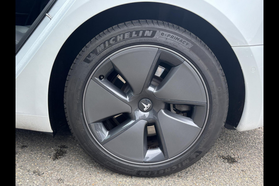 Tesla Model 3 Standard RWD Plus 60 kWh FACELIFT | AUTOPILOT | RIJKLAAR INCL. 12 MND. BOVAGGARANTIE