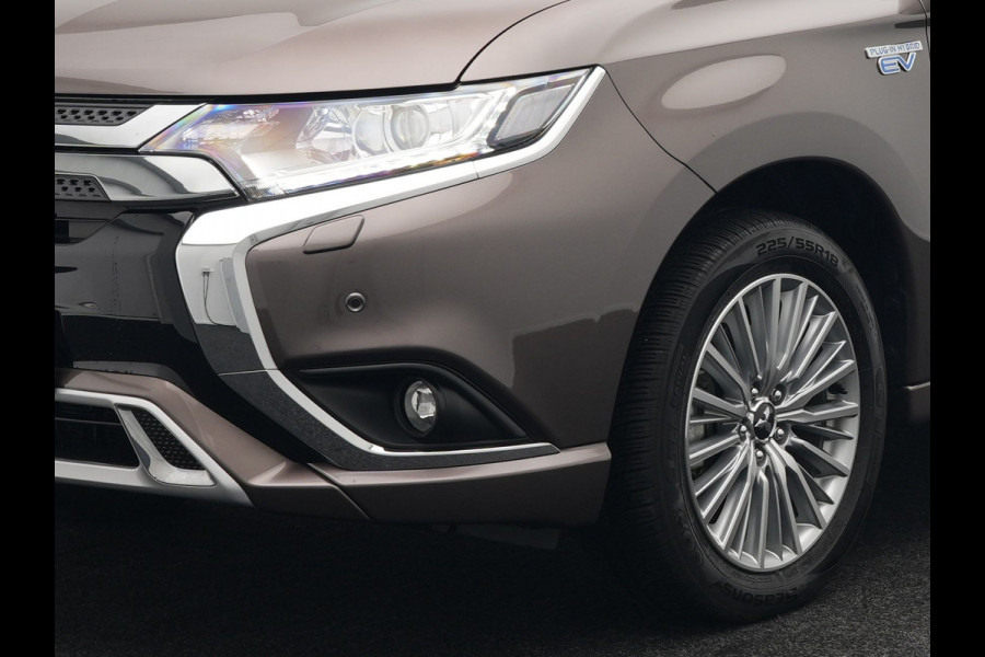 Mitsubishi Outlander 2.4 Intense Plug In Hybrid 225pk Dealer O.H PHEV | Alcantara Sportstoelen Verwarmd | Keyless | Navi Full Map | Camera | Apple Carplay | PDC V + A |