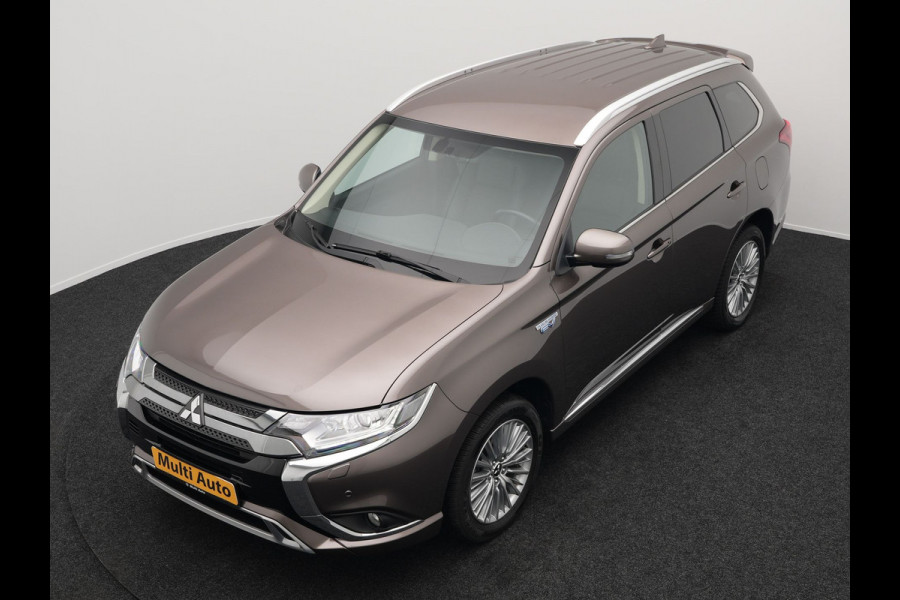 Mitsubishi Outlander 2.4 Intense Plug In Hybrid 225pk Dealer O.H PHEV | Alcantara Sportstoelen Verwarmd | Keyless | Navi Full Map | Camera | Apple Carplay | PDC V + A |