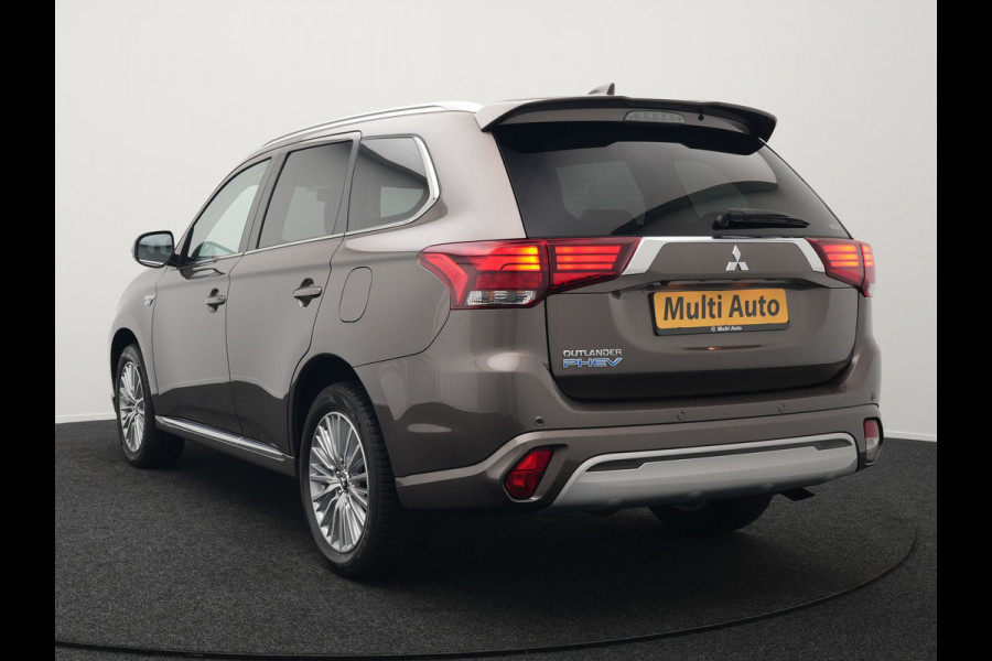 Mitsubishi Outlander 2.4 Intense Plug In Hybrid 225pk Dealer O.H PHEV | Alcantara Sportstoelen Verwarmd | Keyless | Navi Full Map | Camera | Apple Carplay | PDC V + A |