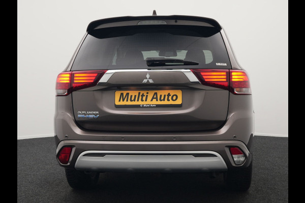 Mitsubishi Outlander 2.4 Intense Plug In Hybrid 225pk Dealer O.H PHEV | Alcantara Sportstoelen Verwarmd | Keyless | Navi Full Map | Camera | Apple Carplay | PDC V + A |