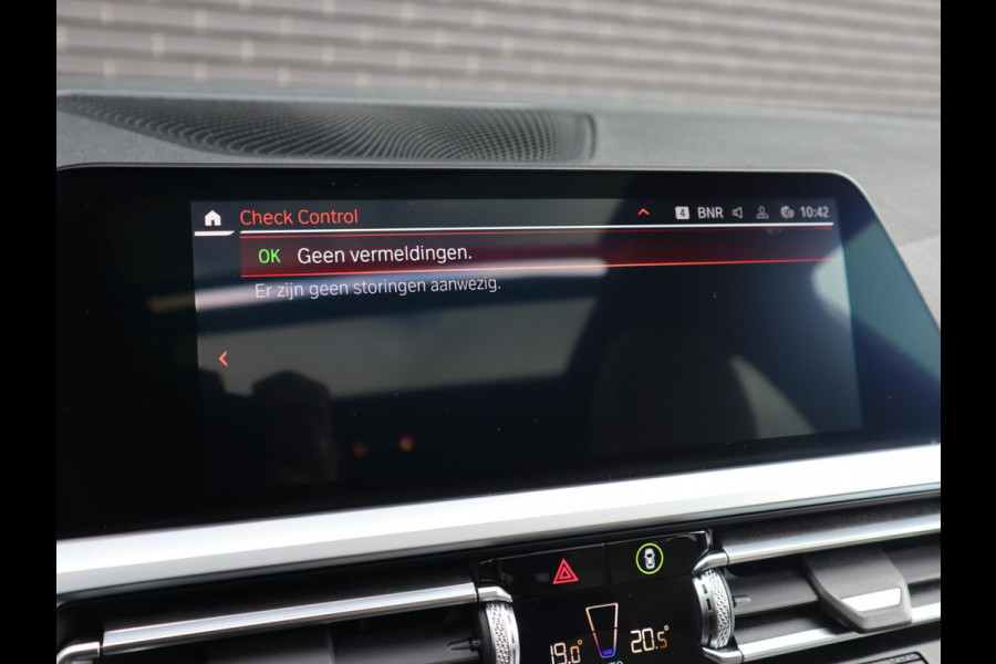 BMW 3 Serie Touring 320i High Executive | HUD | Panodak | Adaptive Cruise