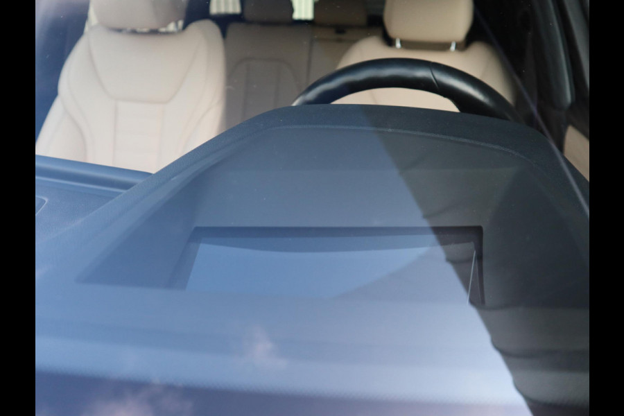 BMW 3 Serie Touring 320i High Executive | HUD | Panodak | Adaptive Cruise