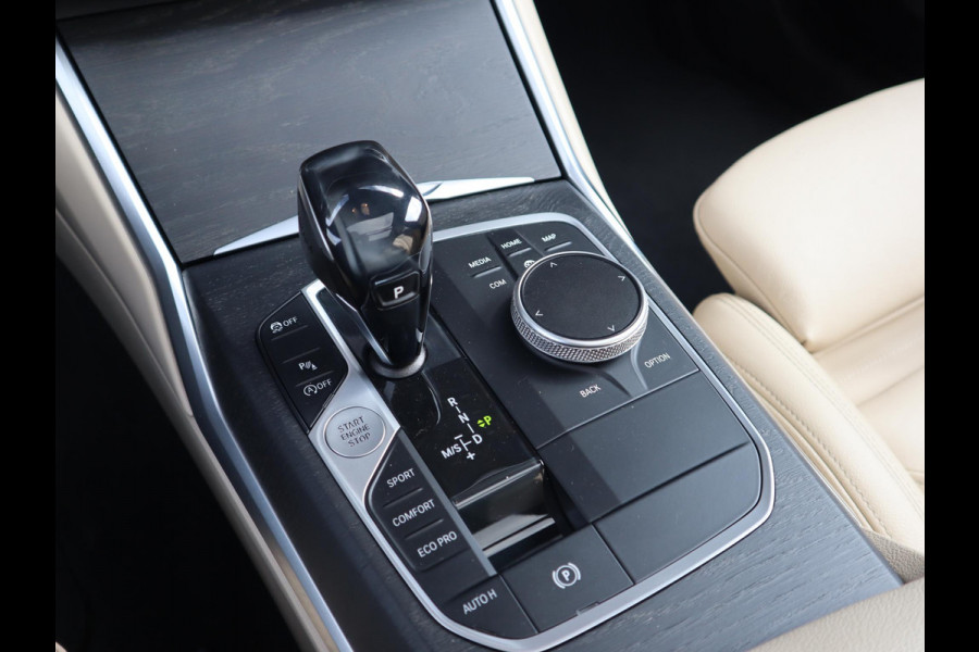 BMW 3 Serie Touring 320i High Executive | HUD | Panodak | Adaptive Cruise