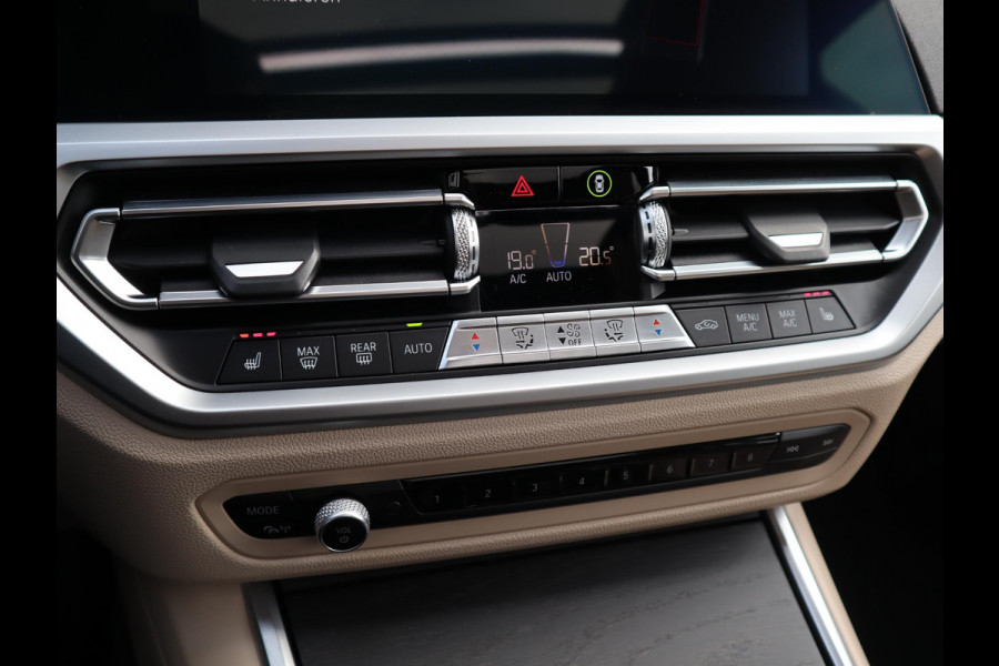 BMW 3 Serie Touring 320i High Executive | HUD | Panodak | Adaptive Cruise