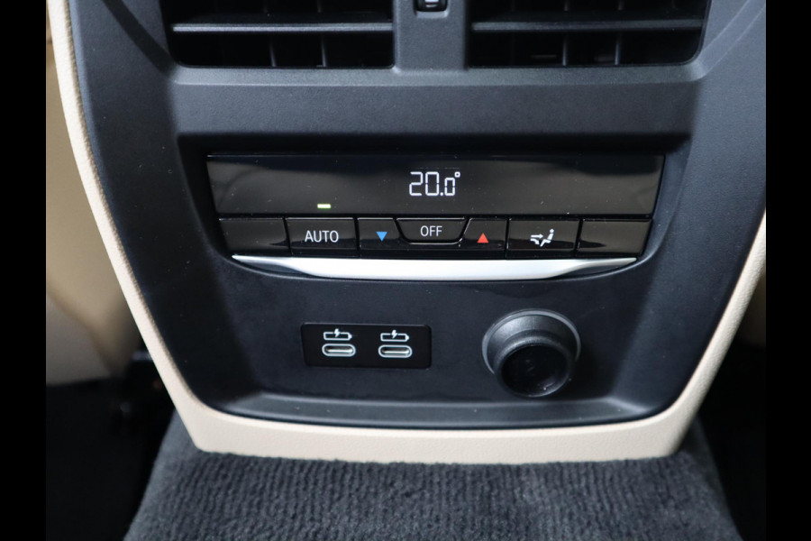 BMW 3 Serie Touring 320i High Executive | HUD | Panodak | Adaptive Cruise