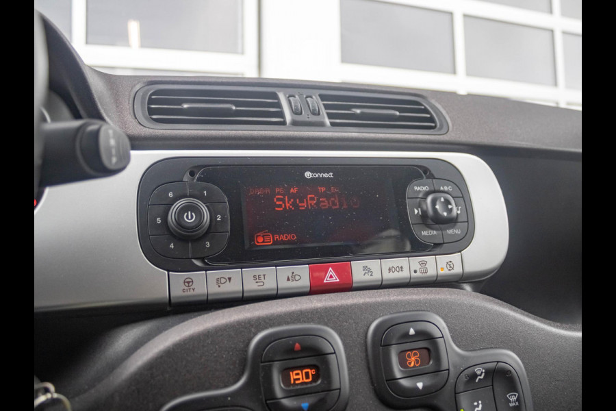 Fiat Panda TwinAir Turbo 4x4 Cross | Clima | Winter Pack | Dakrails | Privacy Glass | PDC | Enige in NL !