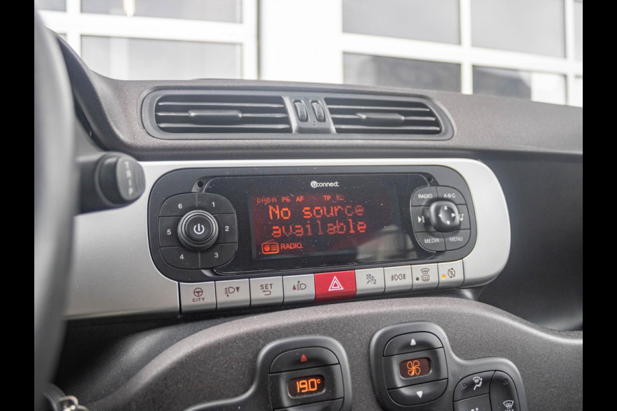 Fiat Panda TwinAir Turbo 4x4 Cross | Clima | Winter Pack | Dakrails | Privacy Glass | PDC | Enige in NL !