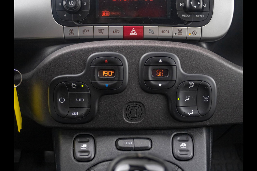 Fiat Panda TwinAir Turbo 4x4 Cross | Clima | Winter Pack | Dakrails | Privacy Glass | PDC | Enige in NL !