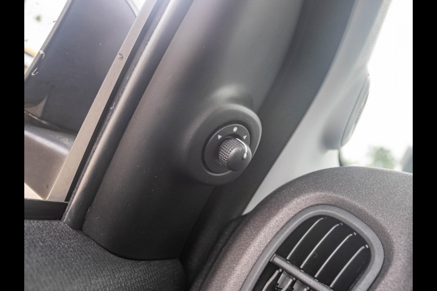 Fiat Panda TwinAir Turbo 4x4 Cross | Clima | Winter Pack | Dakrails | Privacy Glass | PDC | Enige in NL !