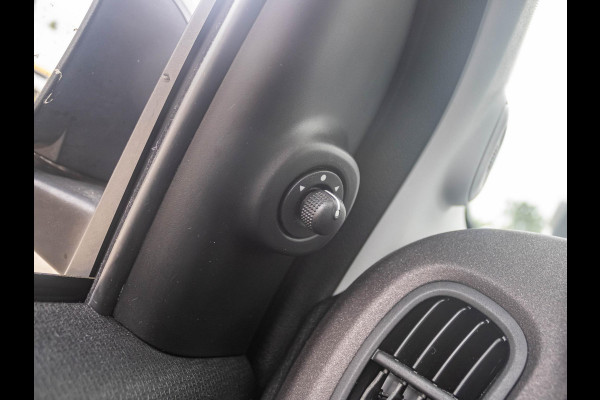 Fiat Panda TwinAir Turbo 4x4 Cross | Clima | Winter Pack | Dakrails | Privacy Glass | PDC | Enige in NL !