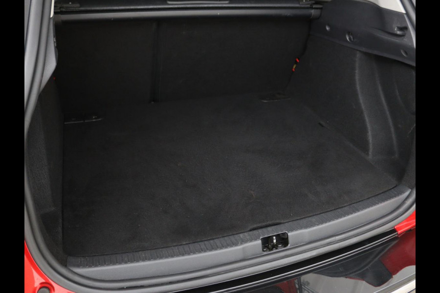 Renault Clio 0.9 TCe Limited | Navigatie | Bluetooth | Keyless | Cruise control | Airco | Parkeerhulp