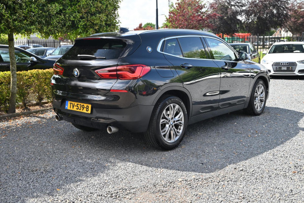 BMW X2 SDrive20i High Executive 192 PK Aut. Leder Led Cruise Clima 18''