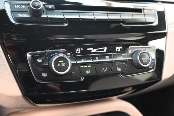 BMW X2 SDrive20i High Executive 192 PK Aut. Leder Led Cruise Clima 18''